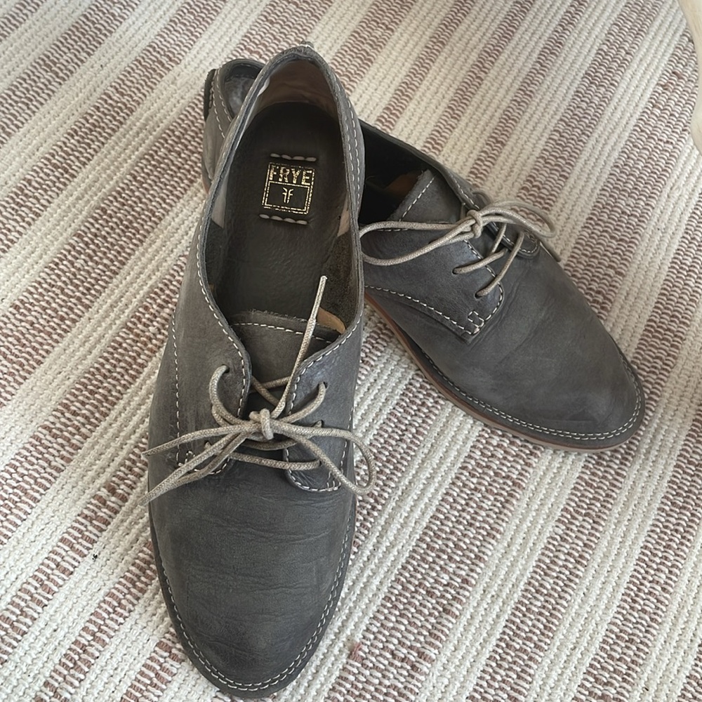 FRYE Women’s Soft Leather Lace Up Gray Grey Flats Size US‎ 6.5 M